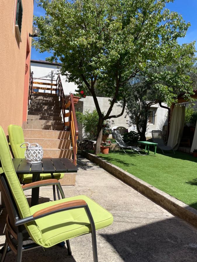 Studio Apartmani Kremic Karlobag Eksteriør billede